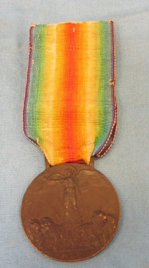  Italian WWI Victory Medal and Ribbon — image 2
