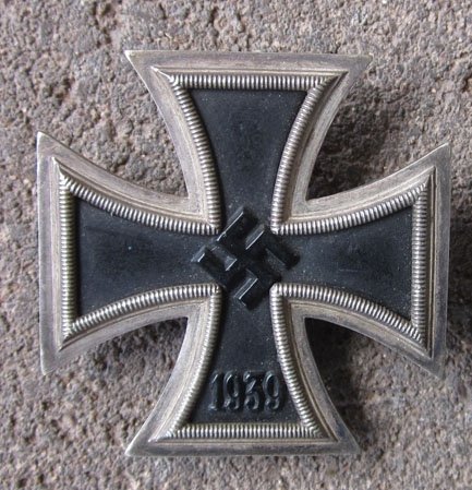 German WWII Screwback Iron Cross 1st Class, Soldier Modified — image 2