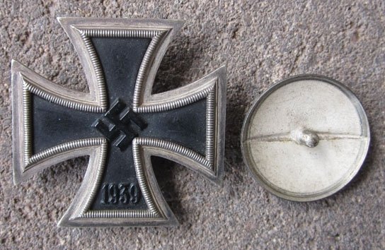 German WWII Screwback Iron Cross 1st Class, Soldier Modified — image 3