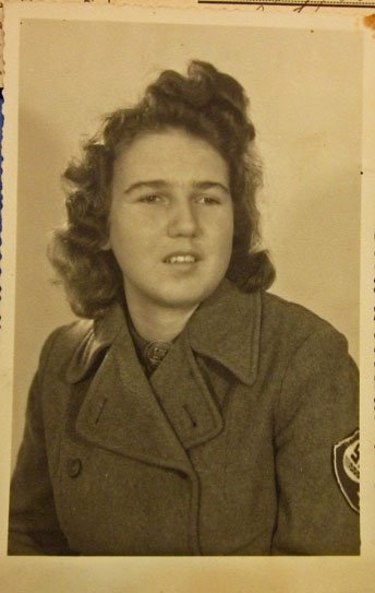 German WWII RAD Madel Poscard, 1944 — image 2