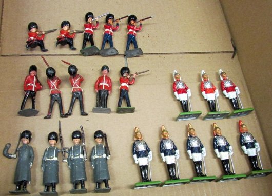  British Post WWII, Britains Soldier Lot, 22 Figures — image 2
