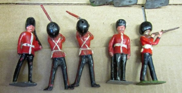  British Post WWII, Britains Soldier Lot, 22 Figures — image 3