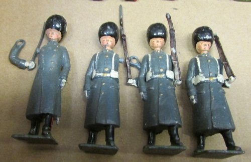  British Post WWII, Britains Soldier Lot, 22 Figures — image 5