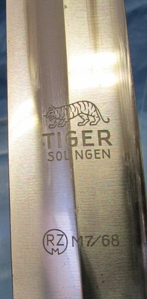  German WWII M1933 SA Enlisted Dagger, Transitional Model, Tiger Mfg, — image 7
