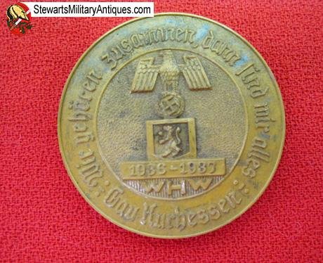  German WWII Bakelite WHW 1934-35 Tinnie — image 3