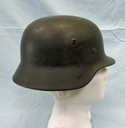  German WWII M1935 Helmet, SE64 — image 2