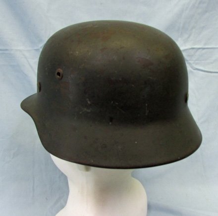  German WWII M1935 Helmet, SE64 — image 3