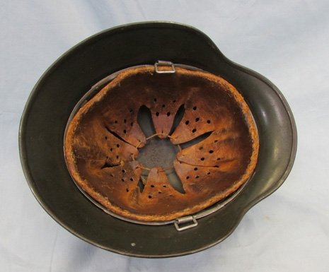  German WWII M1935 Helmet, SE64 — image 4