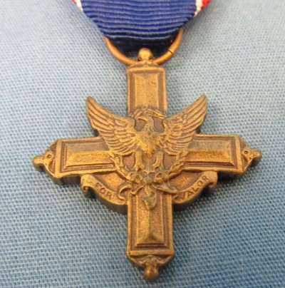  US Cold War Era Distinguished Service Cross Miniature Medal — image 2