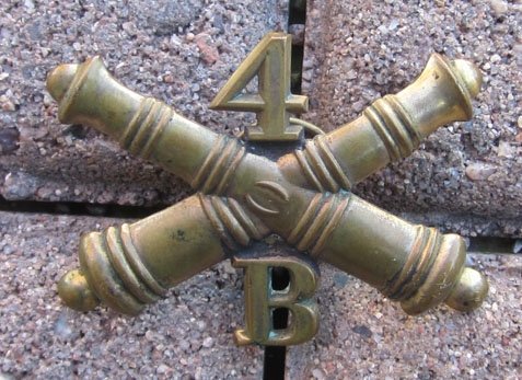 US SAW Era, Army Enlisted Artillery Hat Emblem, 1896-1900 — image 2