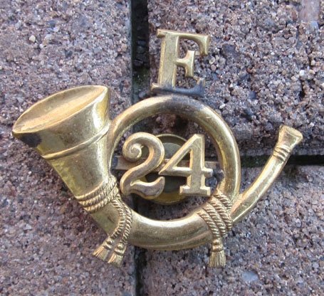 US SAW Era, Army Field Musician Hat Emblem, 1896-1902, 24 E — image 2