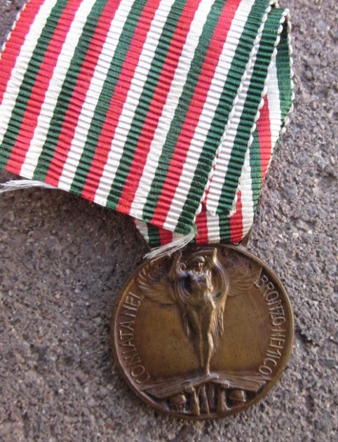  Italian WWI War Medal — image 3