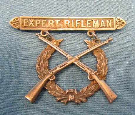  US Pre WWI, 1903 Pattern Expert Rifleman Badge, Crossed Krags, Named — image 2