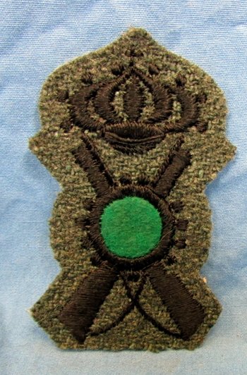  Italian WWII Enlisted Bustina Cap Insignia Infantry — image 2