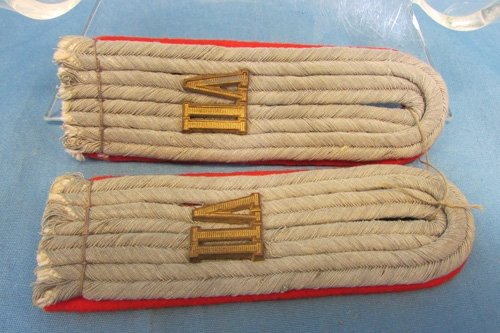  German Army Artillery Leutnant Shoulder Straps, Pair, 7th Military District — image 2