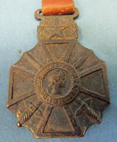  French WWI Patriotic Watch Fob, 1915 La Grande Guerre — image 3