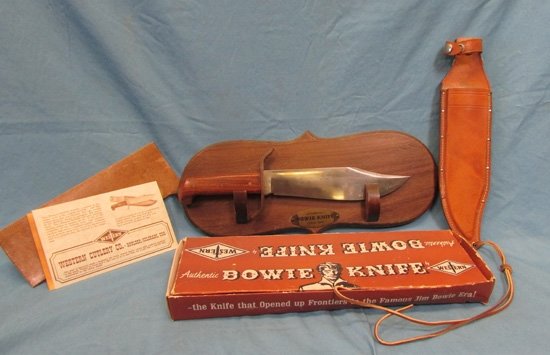  US Vietnam War Era, Western W49 Bowie Knife, Box & Display Stand — image 2