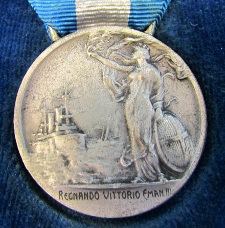  Italian WWII Navy Long Service Medal, Medaglia D'Onore, Cased — image 4