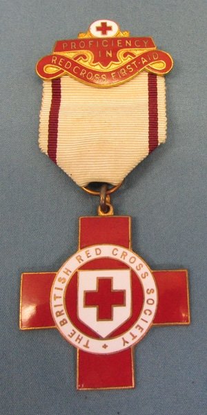  British WWI/WWII Red Cross Society Medal,  Named — image 2