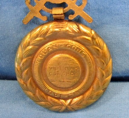  South Vietnamese Military Merit Medal, In Country Manufacture — image 4
