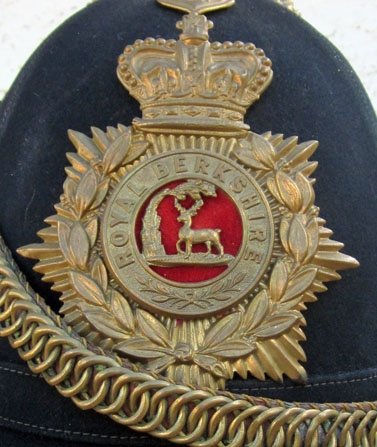 British Edwardian Era, Other Ranks Home Service Helmet, Royal Berkshire Rgt. 1903 — image 3