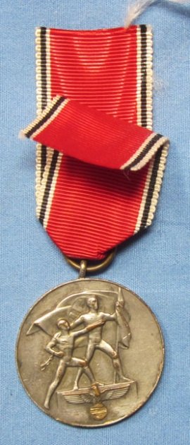 German WWII Austrian Anschluss Medal, March 13 1938, De-Nazified — image 2