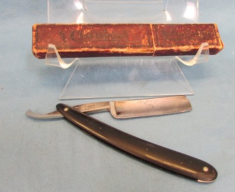  US WWI or Earlier, USMC Marked Razor and Original Box — image 2