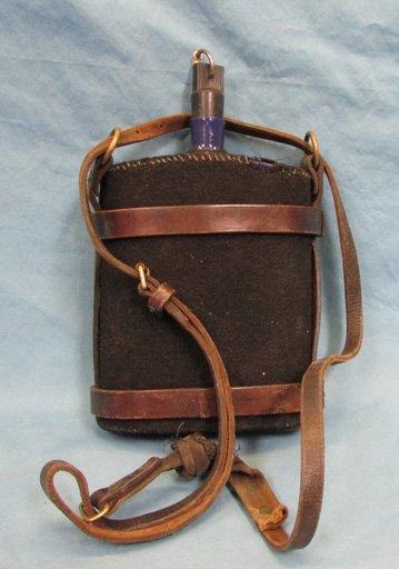  British WWI Canteen, Cover and Leather Harness 1917 — image 2