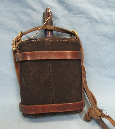  British WWI Canteen, Cover and Leather Harness 1917 — image 4