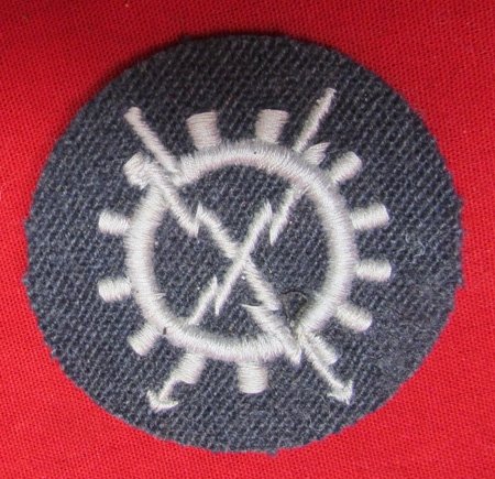 German WWII Luftwaffe Sleeve Rate Air Signals Equipment Administrator Sleeve Rate — image 4