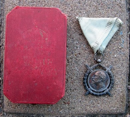 Bulgarian WWI Era, Medal for Military Merit 2nd Class, Wartime Ribbon, Cased — image 2