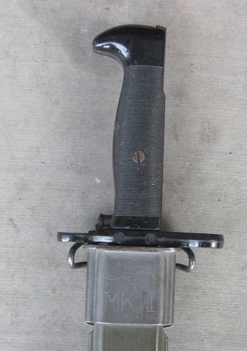 US WWII, US Navy Mk1 Training Bayonet & Scabbard — image 2