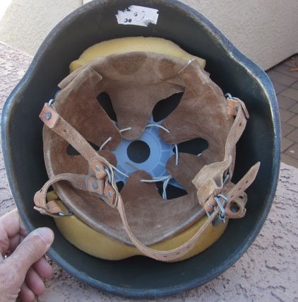 German Cold War Era NVA DDR Steel Helmet, 1978 Issue — image 3