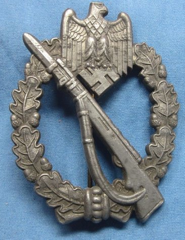 German WWII Infantry Assault Badge, W.H., Hobacher Mfg. — image 2