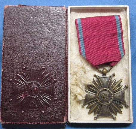 Polish Cross of Merit, III Class Bronze, Nice Old Issue Box — image 4