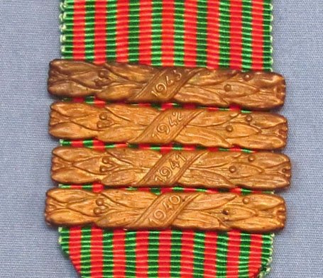 Italian WWII Service Medal 1940-1943, 4-Clasps — image 4