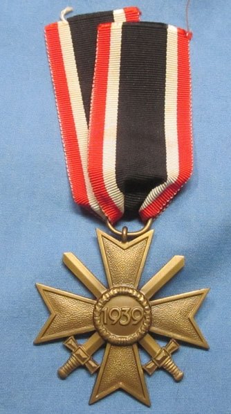 German WWII War Service Cross 2nd Class, with Swords, Early Quality — image 3