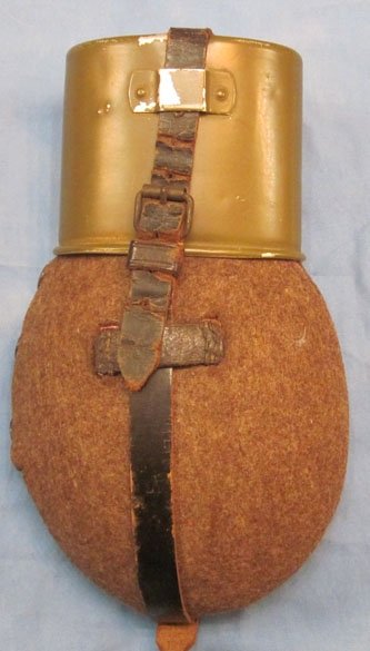 German WWII Wehrmacht M42 Canteen, Complete — image 2