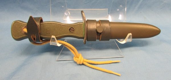  German Cold War Era Bundeswehr Fighting Knife — image 2