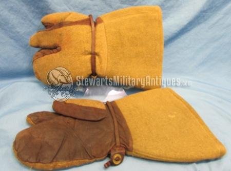  Japanese WWII Army Issue Winter Mittens — image 4