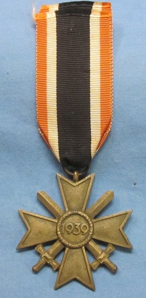 German WWII War Service Cross 2nd Class, Swords, Maker 15 — image 3