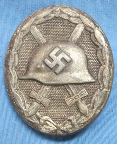 German WWII Silver Wound Badge, Maker Marked 107 — image 2