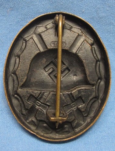 German WWII Wound Badge, Black, Maker Marked 107 — image 3