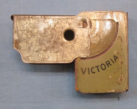 German WWI Folding Match Safe, 'Feldgrau Sturmhulse' — image 2