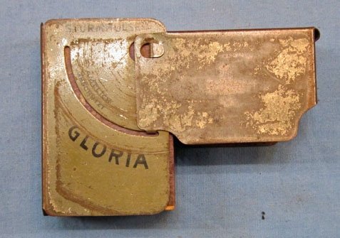 German WWI Folding Match Safe, 'Feldgrau Sturmhulse' — image 3
