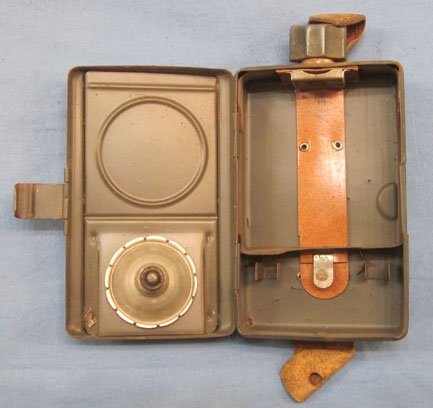 German WWII Daimon Pocket Flashlight — image 4