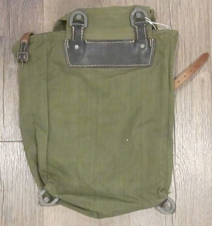 German WWII Heer Artillery Rucksack, Unissued Condition — image 3