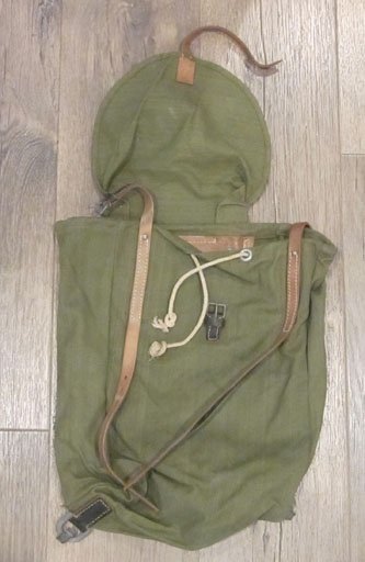 German WWII Heer Artillery Rucksack, Unissued Condition — image 4