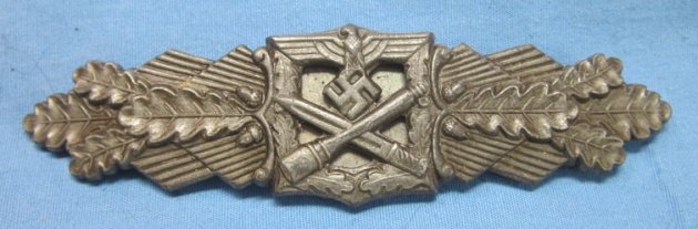 German WWII Bronze Close Combat Clasp, FLL Mfg. — image 2