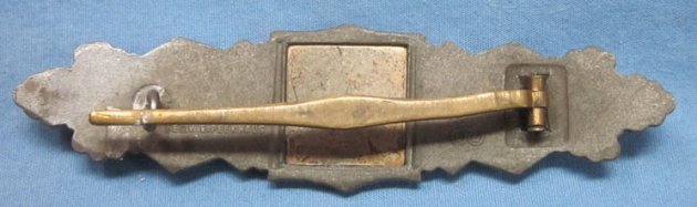 German WWII Bronze Close Combat Clasp, FLL Mfg. — image 3